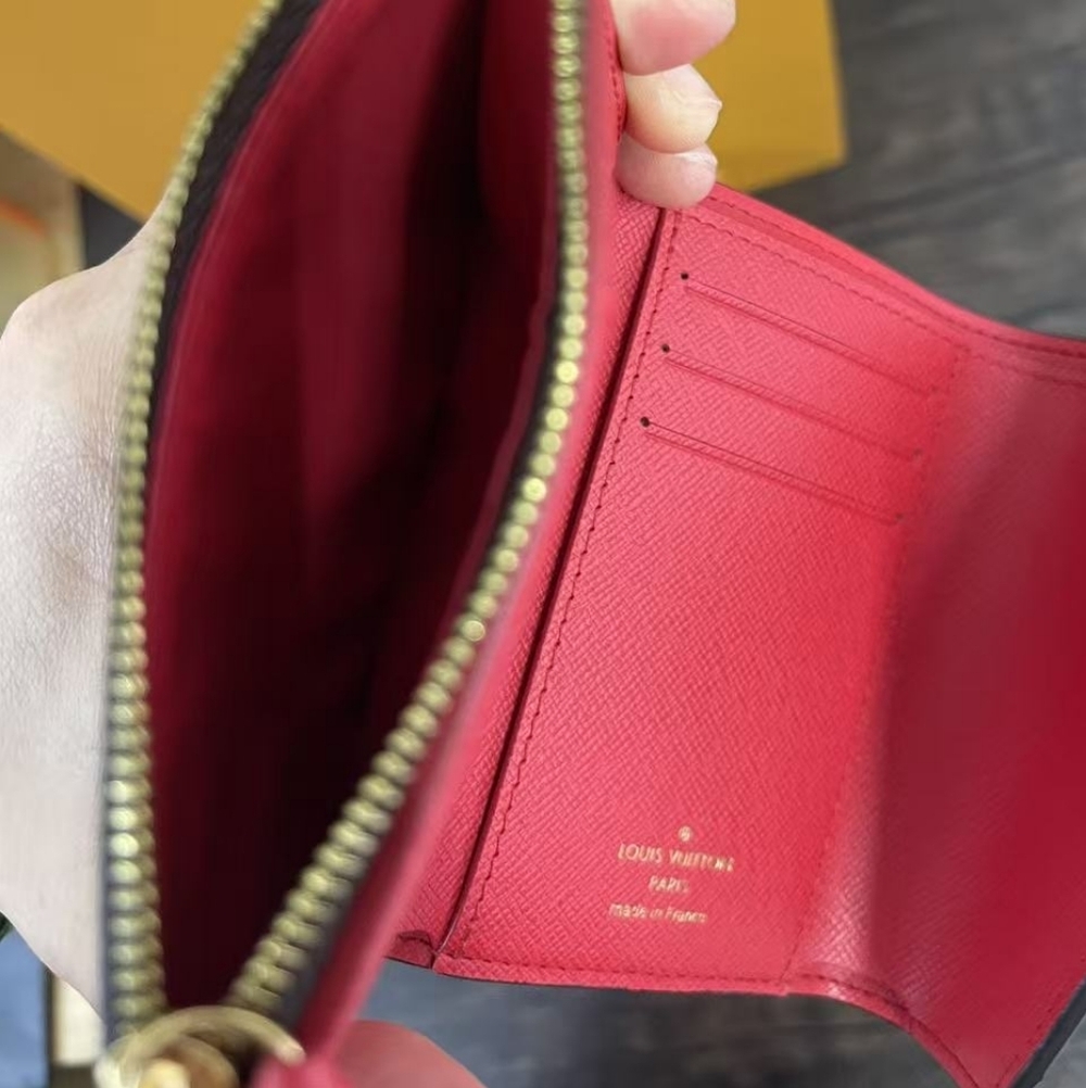 Louis Vuitton Victorine Wallet - Picture 4 of 10